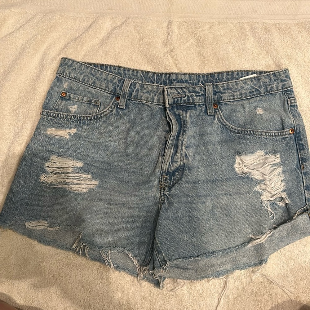 Boyfriend Jean Shorts (H&M)